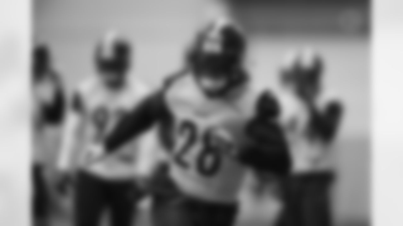 Pittsburgh Steelers safety Miles Killebrew (28) during practice at the UPMC Rooney Sports Complex preparing for a Week 13 matchup against the Arizona Cardinals, Friday, Dec. 1, 2023 in Pittsburgh, PA. (Karl Roser / Pittsburgh Steelers)