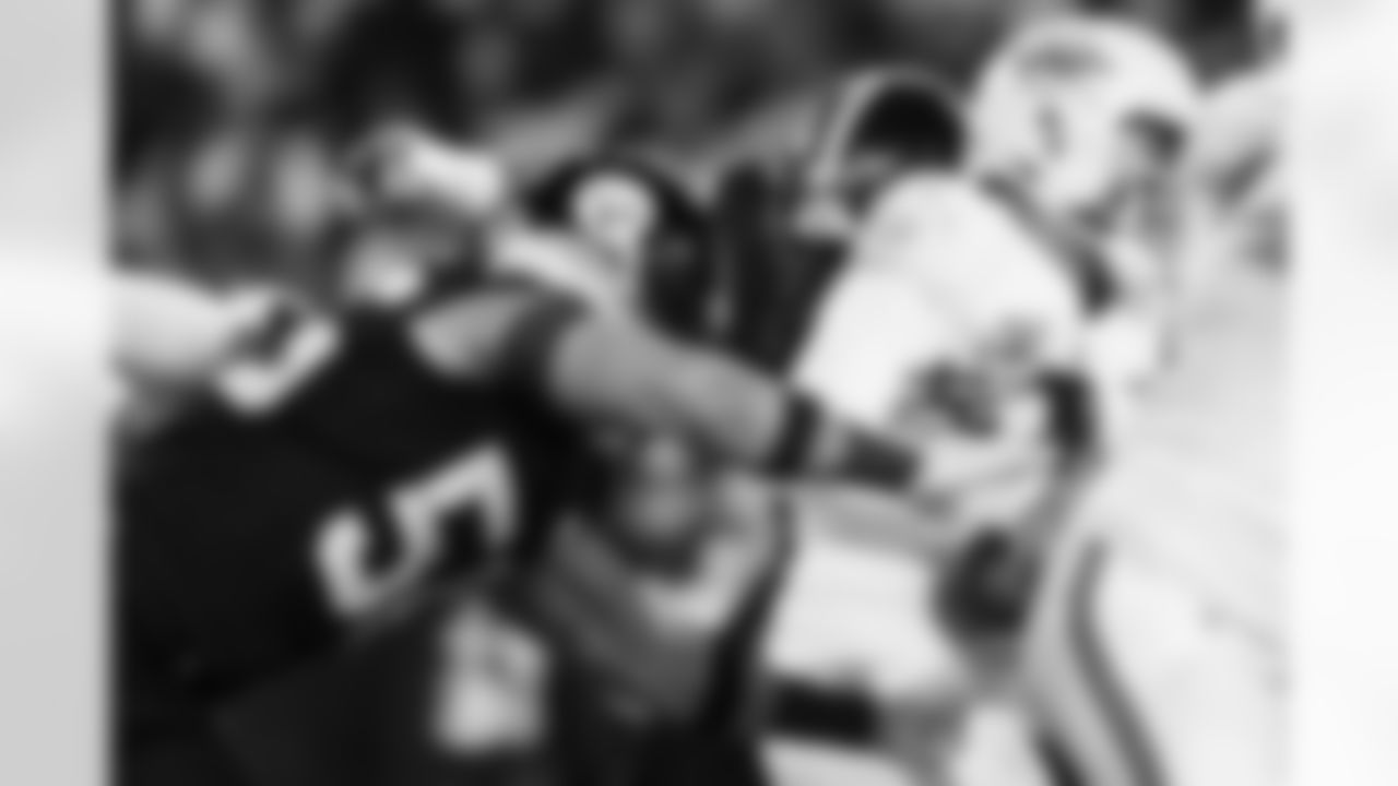 Pittsburgh Steelers defensive tackle Cameron Heyward (97) sacks Miami Dolphins quarterback Tua Tagovailoa (1) during a regular season game, Monday, Dec. 15, 2025 in Pittsburgh, PA. The Steelers defeated the Dolphins 28-15. (Alysa Rubin / Pittsburgh Steelers)