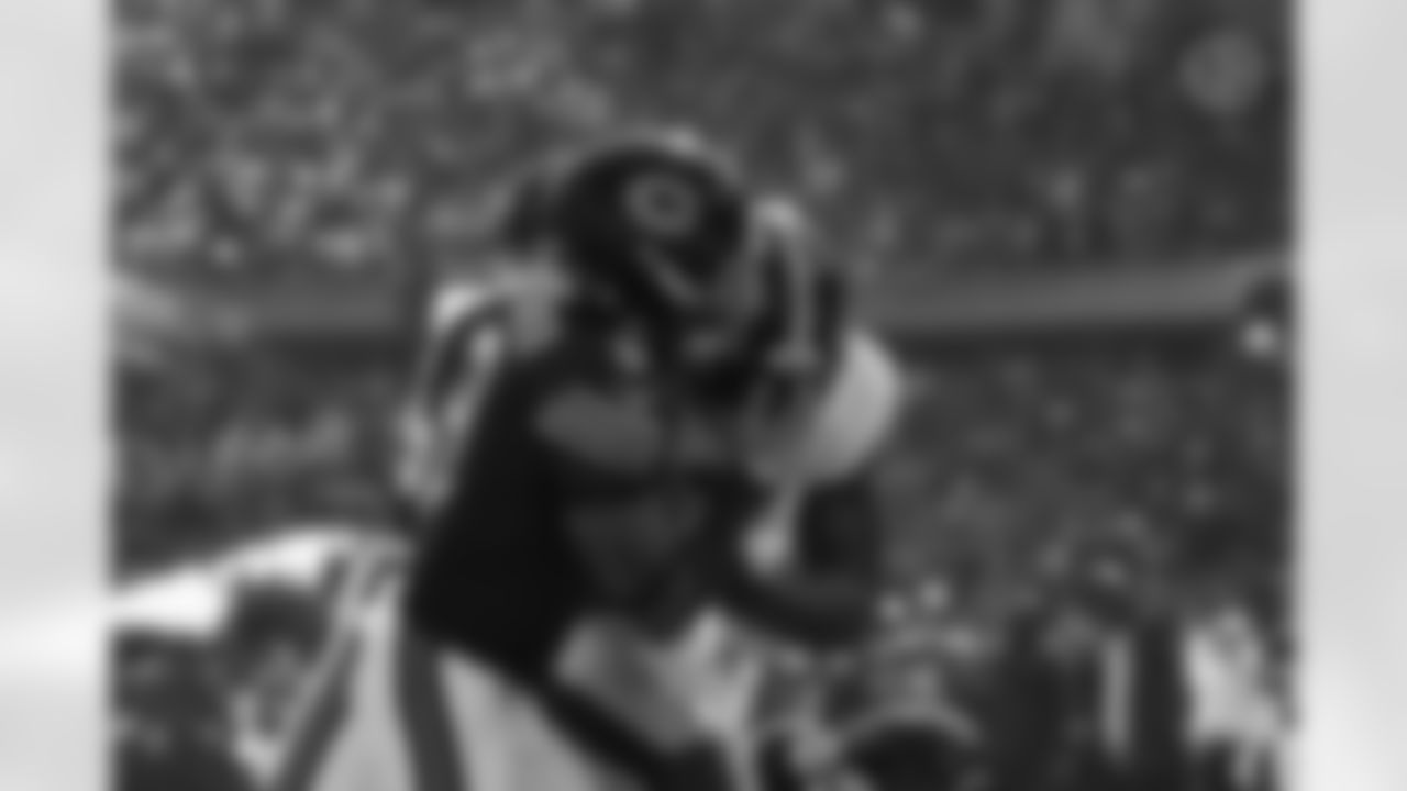 Pittsburgh Steelers wide receiver DK Metcalf (4) during a regular season game between the Pittsburgh Steelers and the Chicago Bears, Sunday, Nov. 23, 2025 in Chicago, IL. (Alysa Rubin / Pittsburgh Steelers)