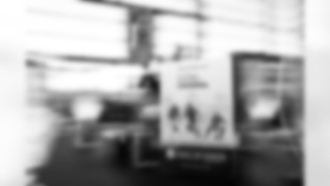 The Pittsburgh Steelers celebrate the 2025 Hall of Honor Class during the Hall of Honor Dinner Ceremony presented by U.S. Steel on Sunday, Dec. 14, 2025 in Pittsburgh, PA. (Alysa Rubin / Pittsburgh Steelers)