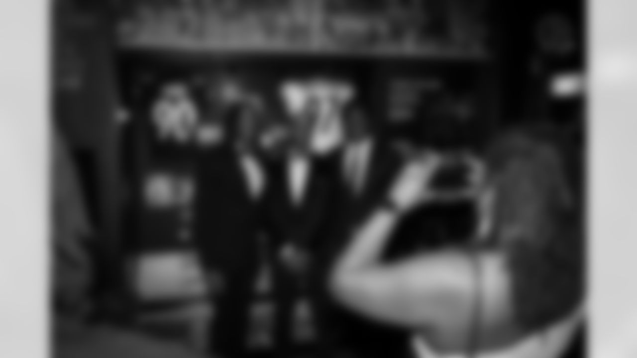 The Pittsburgh Steelers celebrate the 2025 Hall of Honor Class during the Hall of Honor Dinner Ceremony presented by U.S. Steel on Sunday, Dec. 14, 2025 in Pittsburgh, PA. (Alysa Rubin / Pittsburgh Steelers)