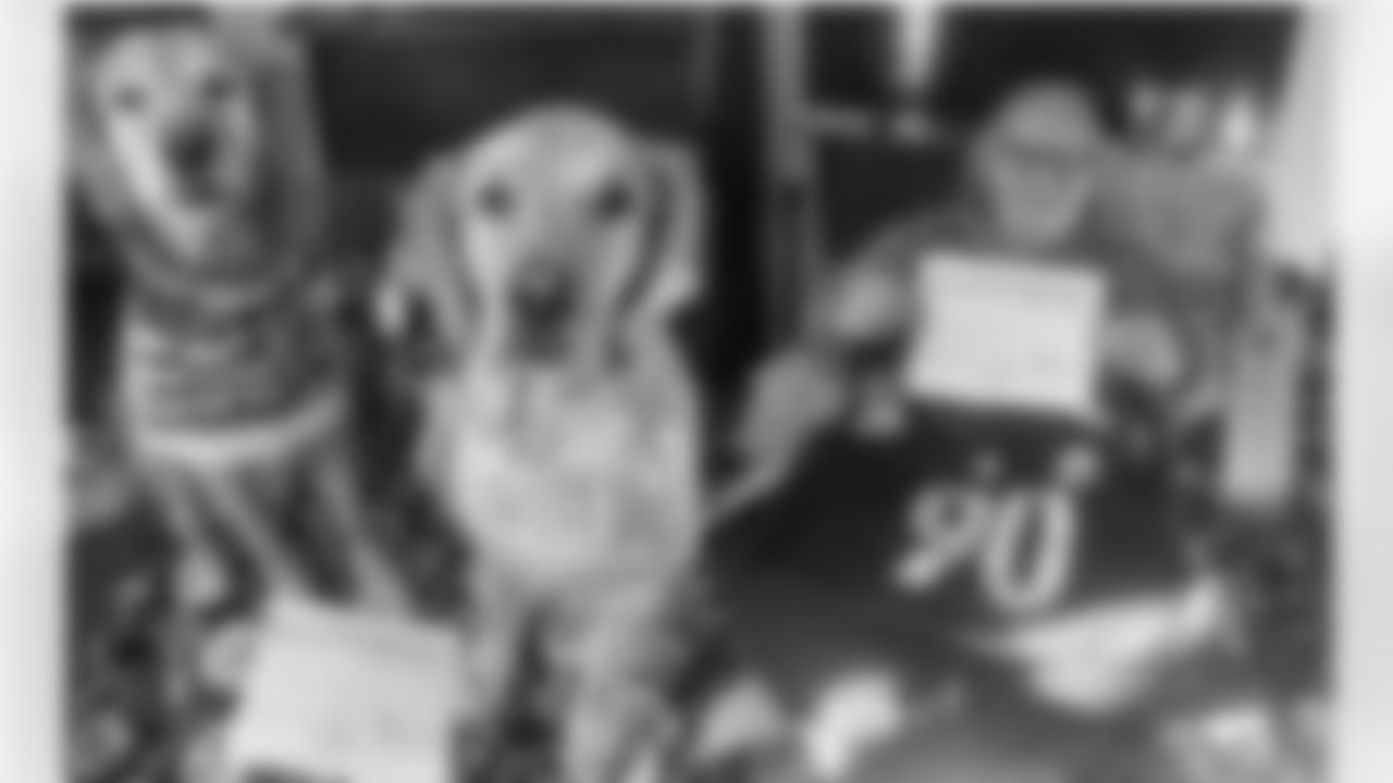 SNUTraditions_HereWeGoSigns_Jan142024334PM_Zeek_Laurah_97494590_CA2BB8913BFD4BE3BC4397461A4D593A.jpeg_97494590_CA2BB8913BFD4BE3BC4397461A4D593A