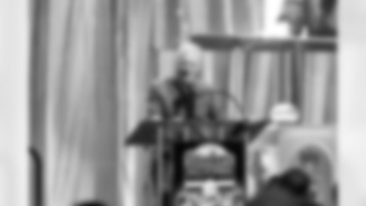 The Pittsburgh Steelers celebrate the 2025 Hall of Honor Class during the Hall of Honor Dinner Ceremony presented by U.S. Steel on Sunday, Dec. 14, 2025 in Pittsburgh, PA. (Alysa Rubin / Pittsburgh Steelers)