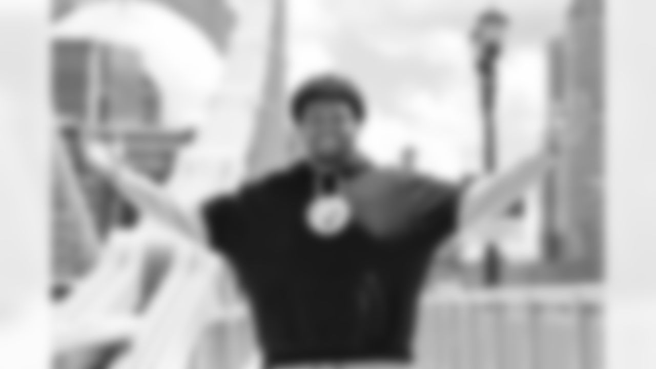 Pittsburgh Steelers first-round pick Derrick Harmon (99) tours Pittsburgh following the 2025 NFL Draft on Friday, May 16, 2025 in Pittsburgh, PA. (#1\ / Pittsburgh Steelers)