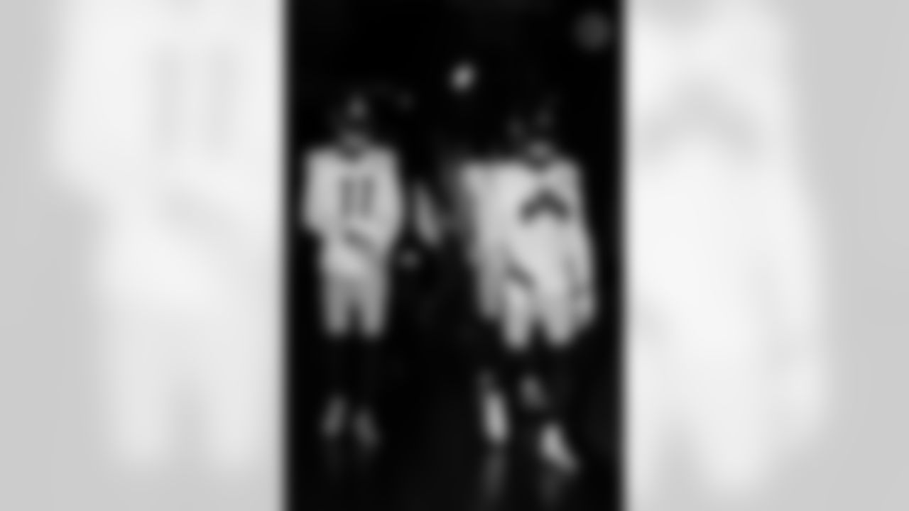 Pittsburgh Steelers wide receiver Marquez Valdes-Scantling (11) and Pittsburgh Steelers wide receiver DK Metcalf (4) during a regular season game between the Pittsburgh Steelers and the Detroit Lions, Sunday, Dec. 21, 2025 in Detroit, MI. (Alysa Rubin / Pittsburgh Steelers)