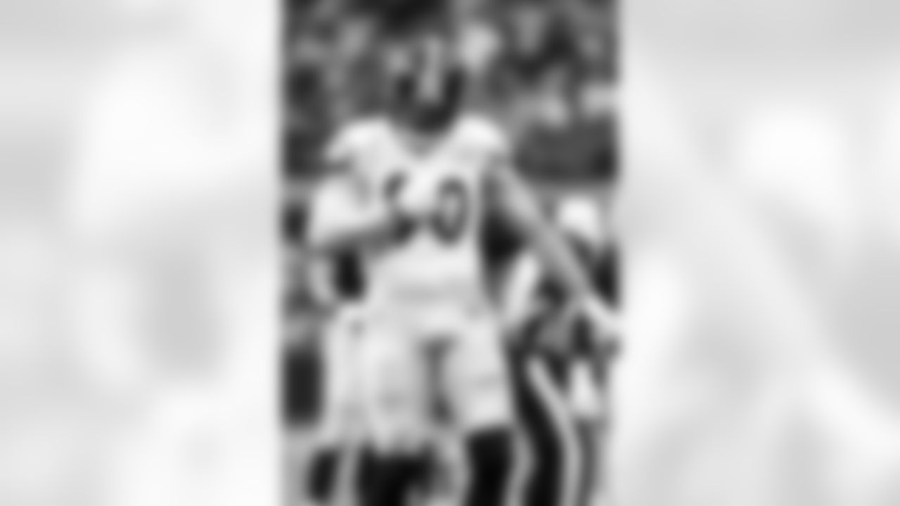 Pittsburgh Steelers linebacker T.J. Watt (90) celebrates after forcing a fumble during a regular season game between the Pittsburgh Steelers and the Las Vegas Raiders, Sunday, Oct. 13, 2024 in Las Vegas, NV. (Nick Smith / Pittsburgh Steelers)