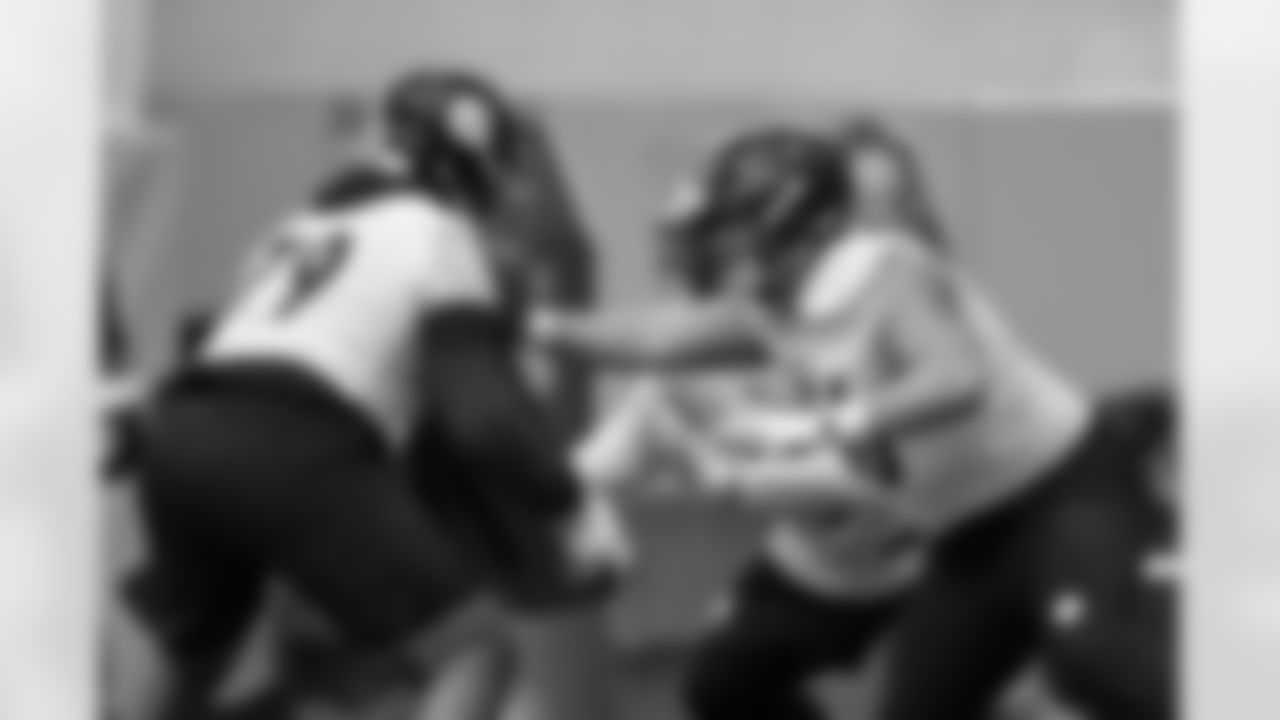 Pittsburgh Steelers offensive lineman Steven Jones (79), Pittsburgh Steelers offensive tackle Troy Fautanu (76) and Pittsburgh Steelers guard Mason McCormick (66) during practice at the UPMC Rooney Sports Complex preparing for a Week 15 matchup against the Miami Dolphins, Thursday, Dec. 11, 2025 in Pittsburgh, PA. (Alysa Rubin / Pittsburgh Steelers)