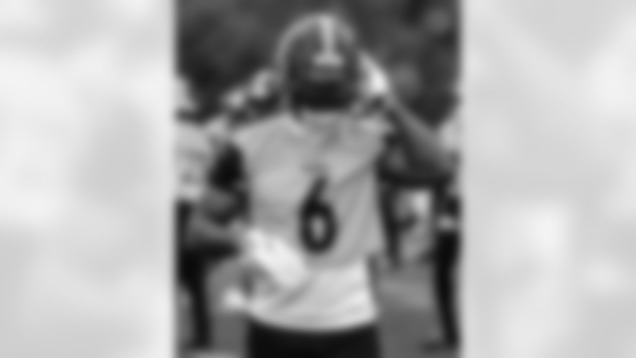 Pittsburgh Steelers linebacker Patrick Queen (6) participates in the Organized Team Activities (OTAs), Wednesday May 28, 2025 at the UPMC Rooney Sports Complex. (James Dotter/ Pittsburgh Steelers)