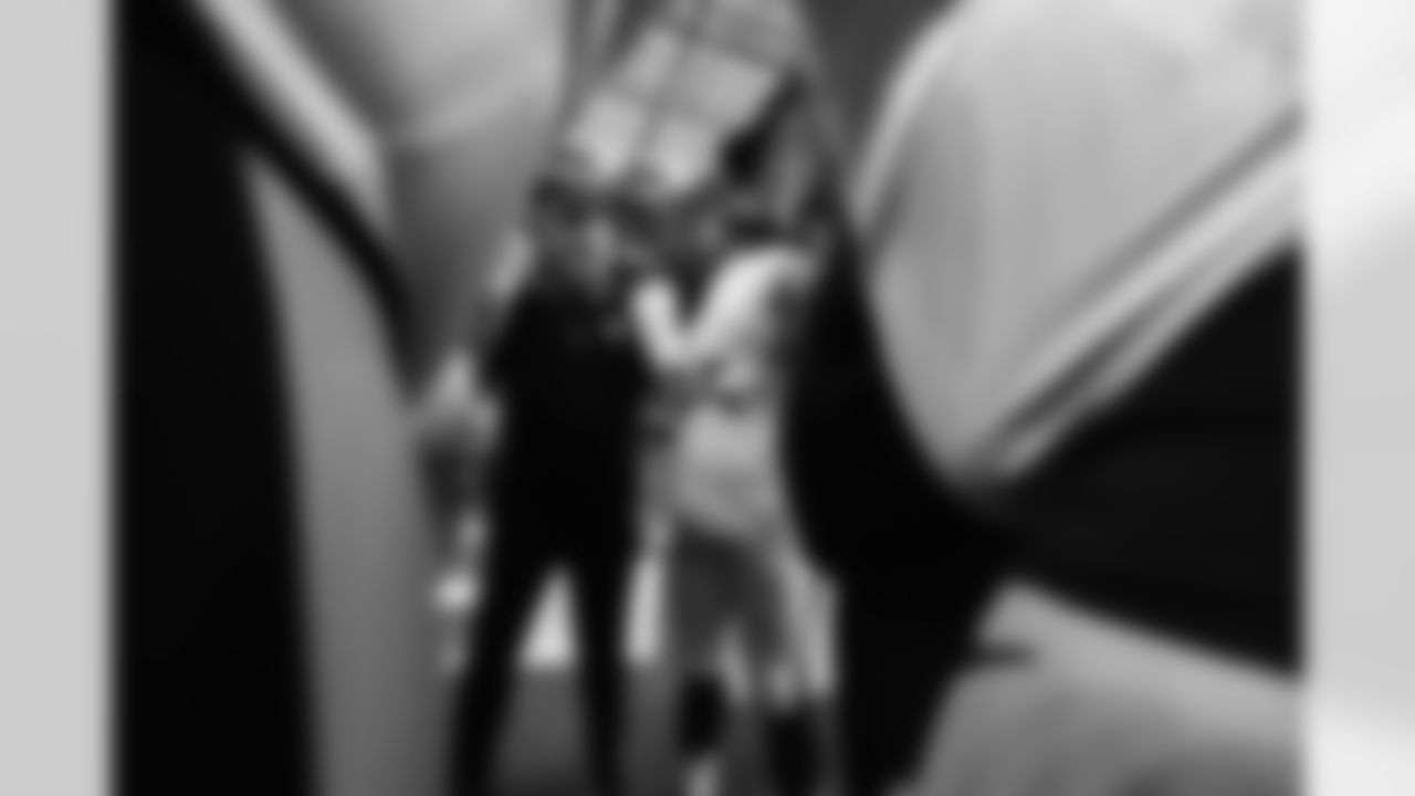 Pittsburgh Steelers defensive tackle Keeanu Benton (95) Pittsburgh Steelers defensive end Logan Lee (91) during a regular season game between the Pittsburgh Steelers and the Los Angeles Chargers, Sunday, Nov. 9, 2025 in Inglewood, CA. (Nick Smith / Pittsburgh Steelers)