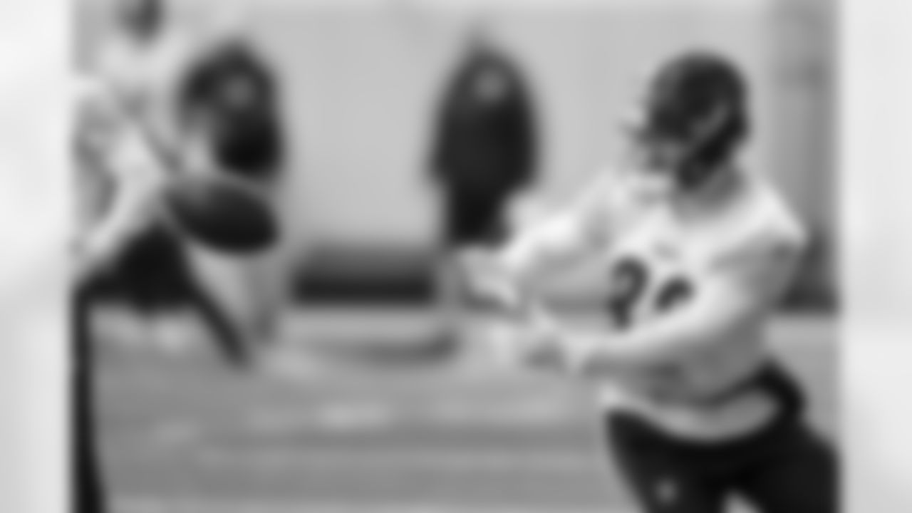 Pittsburgh Steelers wide receiver John Rhys Plumlee (82) during practice at the UPMC Rooney Sports Complex preparing for a Week 15 matchup against the Miami Dolphins, Friday, Dec. 12, 2025 in Pittsburgh, PA. (Karl Roser / Pittsburgh Steelers)