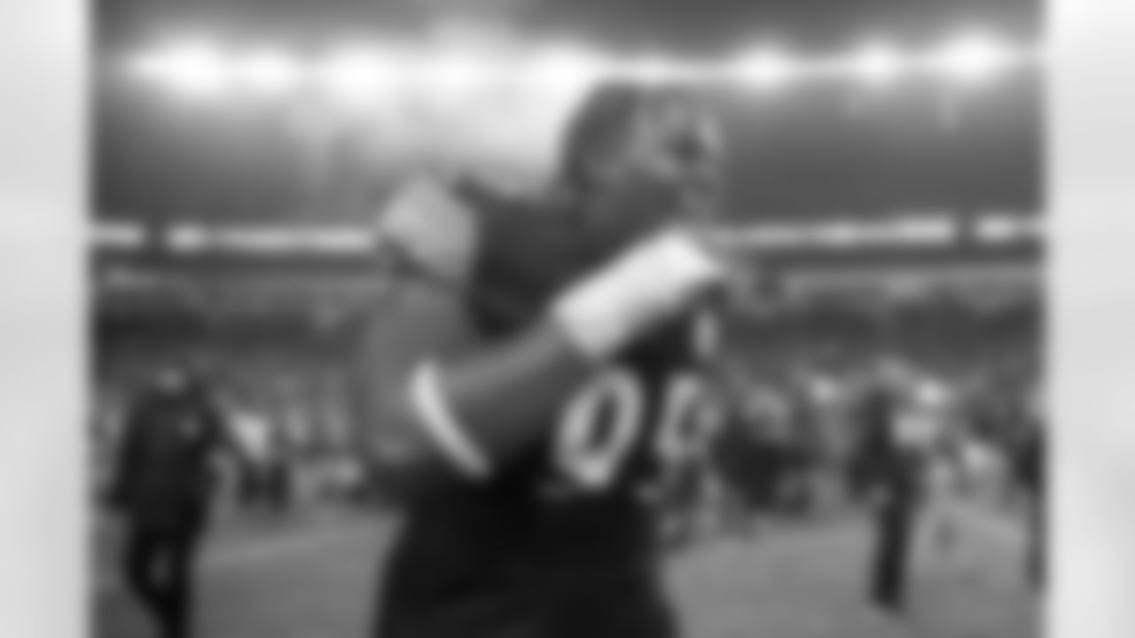 Pittsburgh Steelers defensive tackle Keeanu Benton (95) celebrates following a regular season game against the Baltimore Ravens, Sunday, Jan. 4, 2026 in Pittsburgh, PA. The Steelers defeated the Ravens 26-24. (Alysa Rubin / Pittsburgh Steelers)