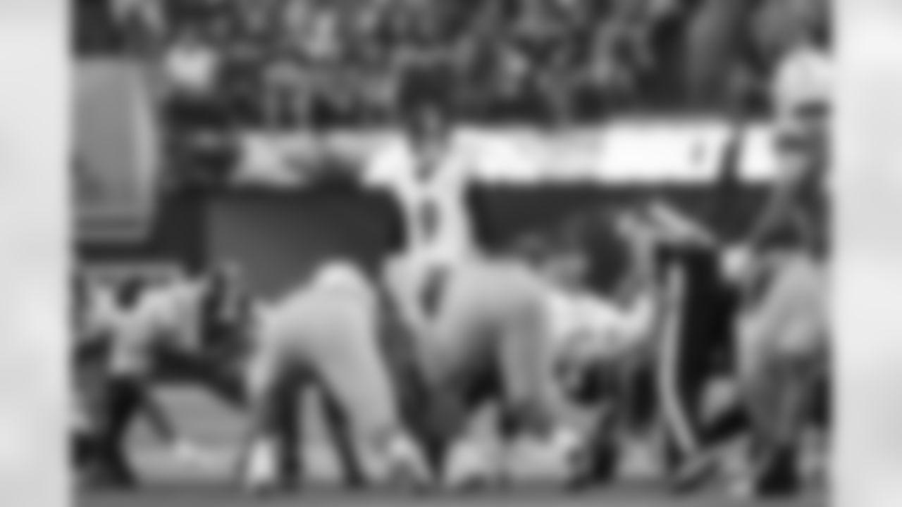 Pittsburgh Steelers kicker Chris Boswell (9) during a regular season game between the Pittsburgh Steelers and the Los Angeles Chargers, Sunday, Nov. 9, 2025 in Inglewood, CA. (Alysa Rubin / Pittsburgh Steelers)