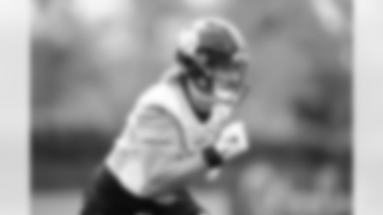 Pittsburgh Steelers wide receiver Ben Skowronek (15) participates in the Organized Team Activities (OTAs), Tuesday May 27, 2025 at the UPMC Rooney Sports Complex. (Alysa Rubin / Pittsburgh Steelers)