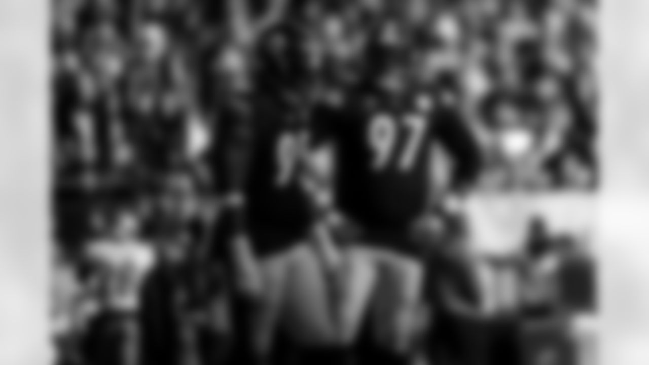 Pittsburgh Steelers defensive tackle Keeanu Benton (95) and Pittsburgh Steelers defensive tackle Cameron Heyward (97) during a regular season game between the Pittsburgh Steelers and the Cincinnati Bengals, Sunday, Nov. 16, 2025 in Pittsburgh, PA. The Steelers defeated the Bengals 34-12. (Alysa Rubin / Pittsburgh Steelers)