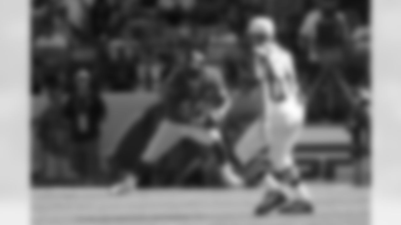 The best photographs from the career of Steelers LB Joey Porter.