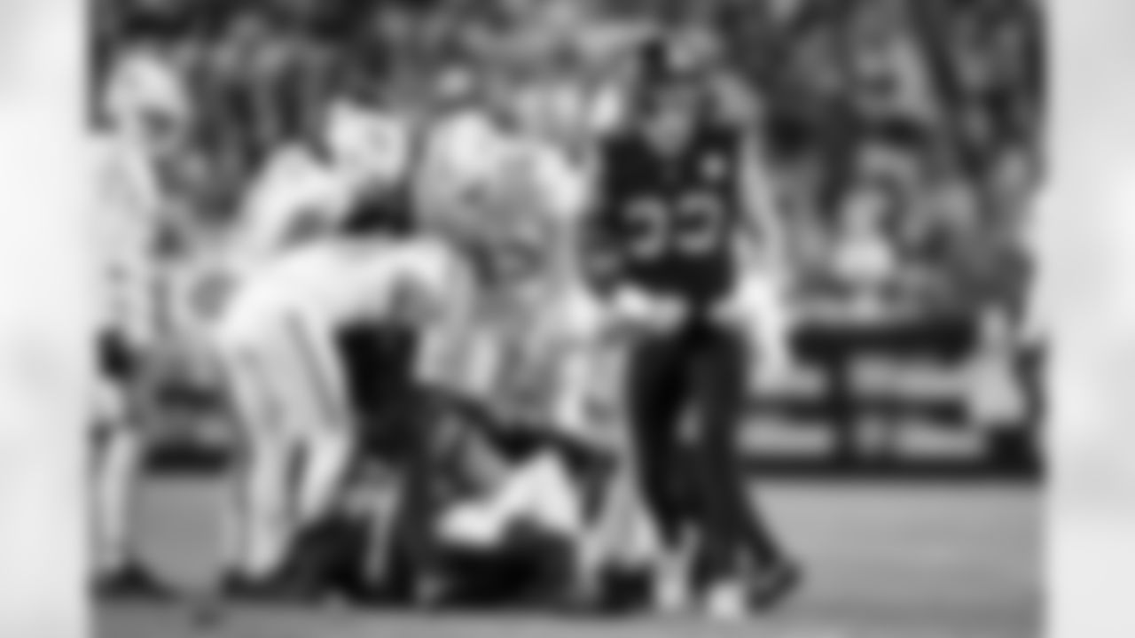 Pittsburgh Steelers linebacker Jack Sawyer (33) during a regular season game between the Pittsburgh Steelers and the Miami Dolphins, Monday, Dec. 15, 2025 in Pittsburgh, PA. (Karl Roser / Pittsburgh Steelers)