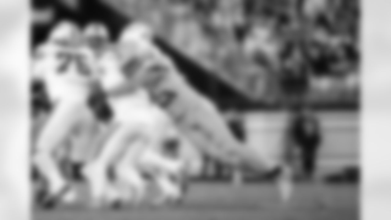 Pittsburgh Steelers linebacker T.J. Watt (90) during a regular season game between the Pittsburgh Steelers and the Green Bay Packers, Sunday, Oct. 26, 2025 in Pittsburgh, PA. The Packers beat the Steelers 35-25. (Karl Roser / Pittsburgh Steelers)