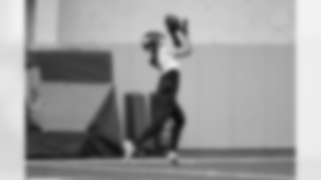 Pittsburgh Steelers wide receiver Adam Thielen (16) during practice at the UPMC Rooney Sports Complex preparing for a Week 14 matchup against the Baltimore Ravens, Friday, Dec. 5, 2025 in Pittsburgh, PA. (Alysa Rubin / Pittsburgh Steelers)