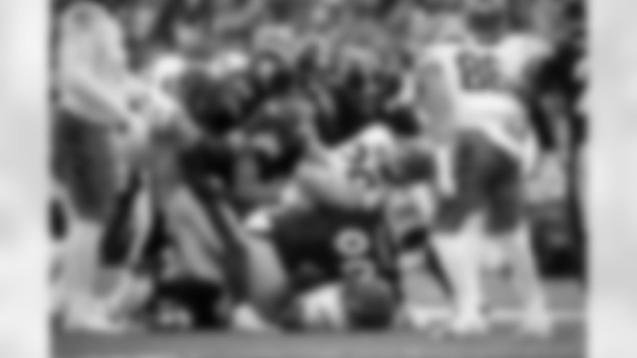 Pittsburgh Steelers defensive tackle Derrick Harmon (99), Pittsburgh Steelers linebacker Patrick Queen (6), Pittsburgh Steelers safety Kyle Dugger (29), Pittsburgh Steelers defensive end Yahya Black (94), and Pittsburgh Steelers linebacker Payton Wilson (41) during a regular season game between the Pittsburgh Steelers and the Cincinnati Bengals, Sunday, Nov. 16, 2025 in Pittsburgh, PA. The Steelers defeated the Bengals 34-12. (Karl Roser / Pittsburgh Steelers)