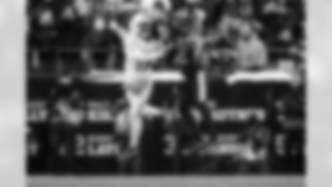 Pittsburgh Steelers cornerback Asante Samuel Jr. (22) intercepts a pass during a regular season game against the Miami Dolphins, Monday, Dec. 15, 2025 in Pittsburgh, PA. The Steelers defeated the Dolphins 28-15. (Alysa Rubin / Pittsburgh Steelers)