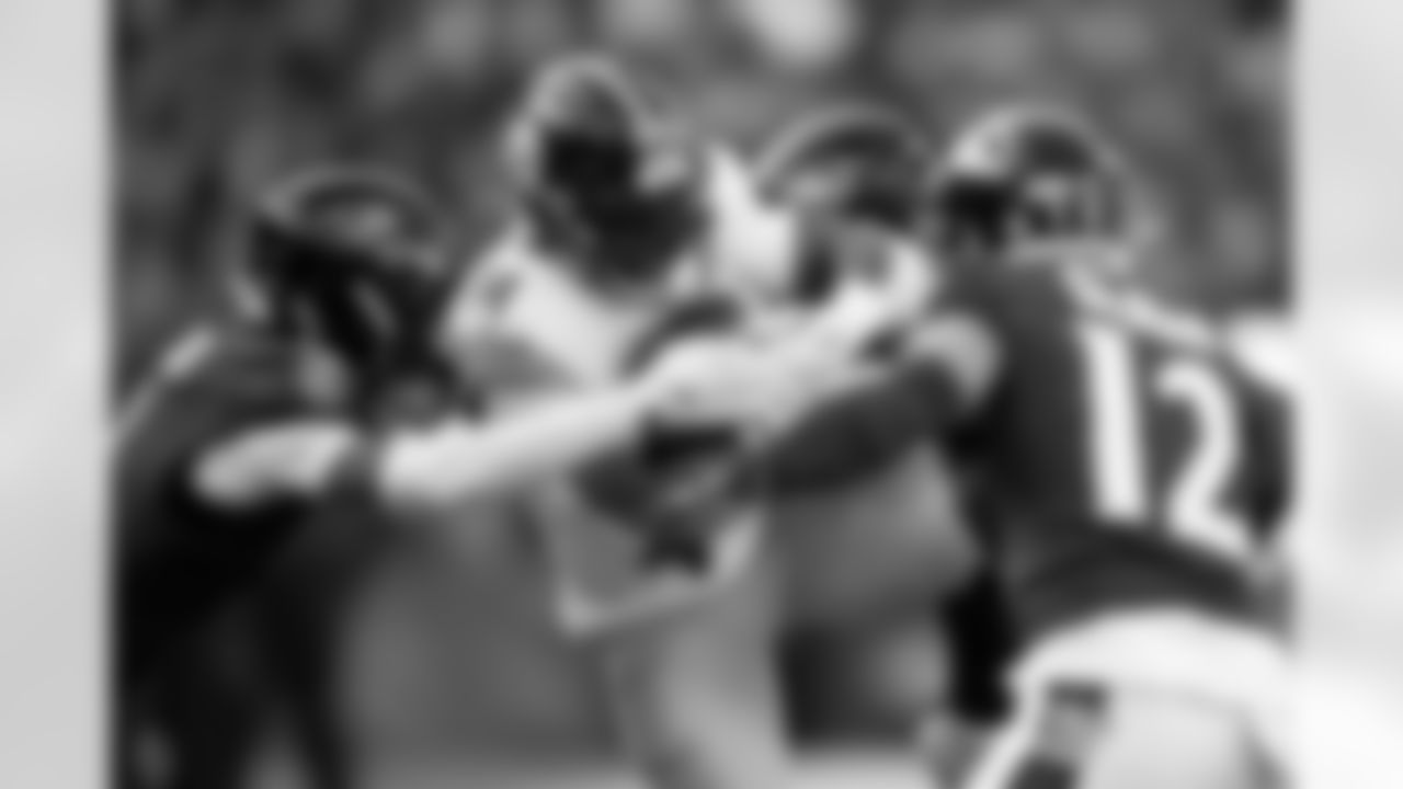 Pittsburgh Steelers running back Kenneth Gainwell (14) during a regular season game between the Pittsburgh Steelers and the Baltimore Ravens, Sunday, Dec. 7, 2025 in Baltimore, MD. The Steelers defeated the Ravens 27-22. (Karl Roser / Pittsburgh Steelers)