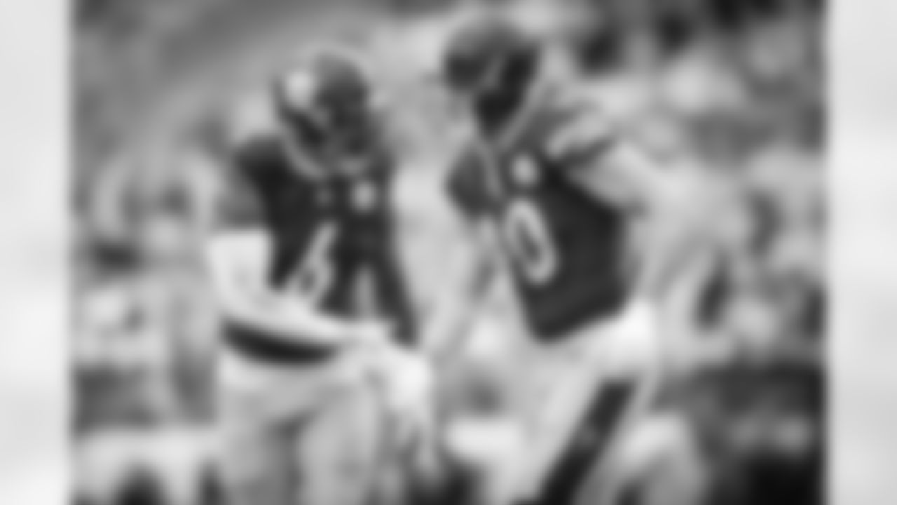 Pittsburgh Steelers linebacker Patrick Queen (6) and linebacker T.J. Watt (90) during a regular season game between the Pittsburgh Steelers and the Cleveland Browns, Sunday, Oct. 12, 2025 in Pittsburgh, PA. (Alysa Rubin/ Pittsburgh Steelers)