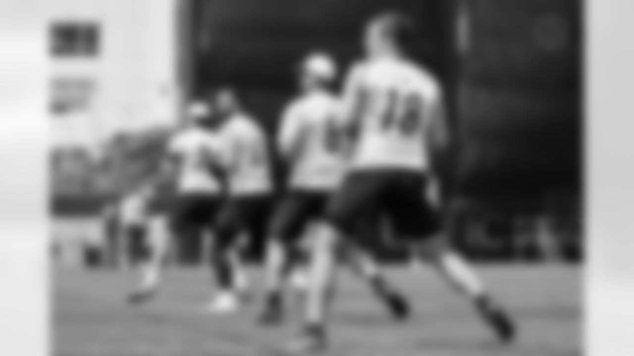 Pittsburgh Steelers quarterback Mason Rudolph (2), Pittsburgh Steelers quarterback Skylar Thompson (17), Pittsburgh Steelers quarterback Aaron Rodgers (8) and Pittsburgh Steelers quarterback Will Howard (18) practice at the UPMC Rooney Sports Complex during the 2025 minicamp, Thursday June 12, 2025. (Alysa Rubin / Pittsburgh Steelers)