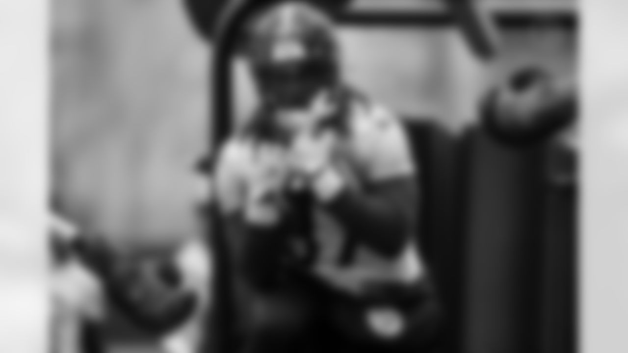 Pittsburgh Steelers running back Trey Sermon (37) during practice at the UPMC Rooney Sports Complex preparing for a Week 12 matchup against the Chicago Bears, Wednesday, Nov. 19, 2025 in Pittsburgh, PA. (Alysa Rubin / Pittsburgh Steelers)