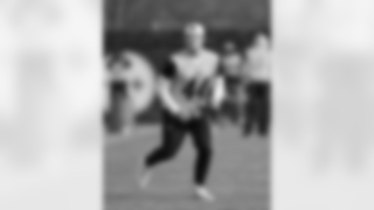 Pittsburgh Steelers linebacker Carson Bruener (44) during practice at the UPMC Rooney Sports Complex preparing for a Week 17 matchup against the Cleveland Browns, Wednesday, Dec. 24, 2025 in Pittsburgh, PA. (Karl Roser / Pittsburgh Steelers)