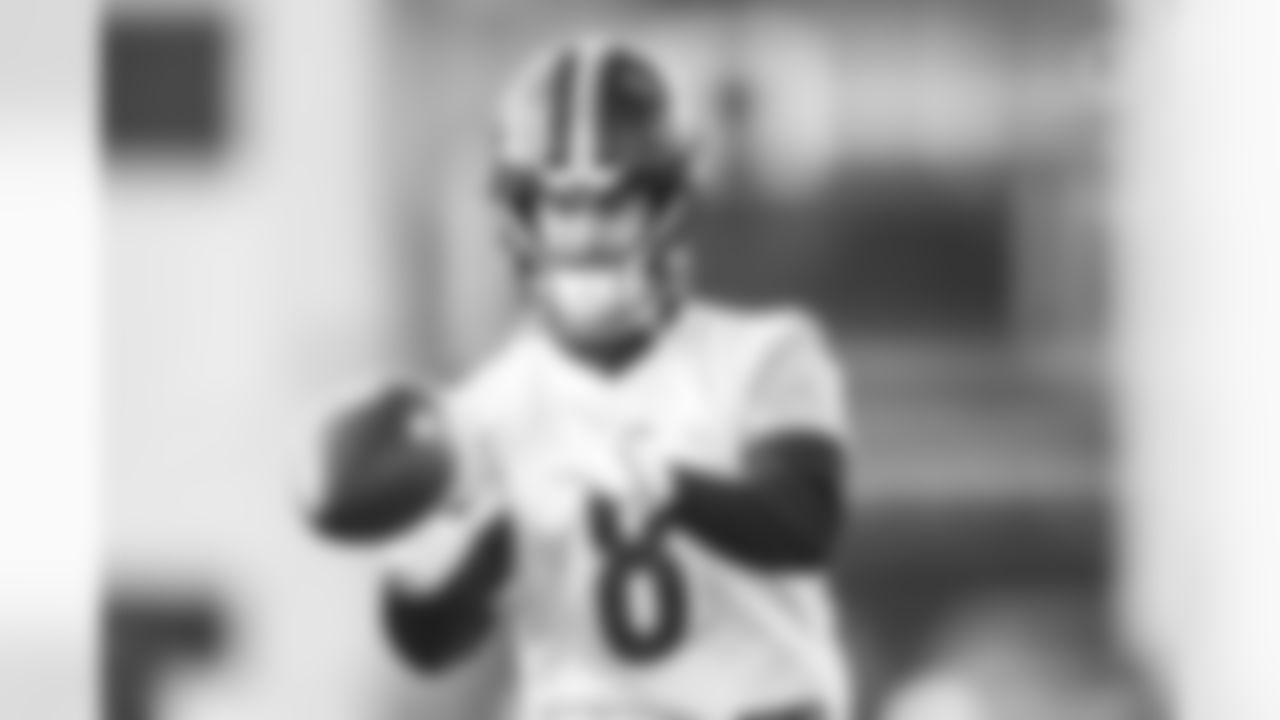 Pittsburgh Steelers quarterback Kenny Pickett (8) during practice at the UPMC Rooney Sports Complex preparing for a Week 17 matchup against the Seattle Seahawks, Friday, Dec. 29, 2023 in Pittsburgh, PA. (Abigail Dean / Pittsburgh Steelers)