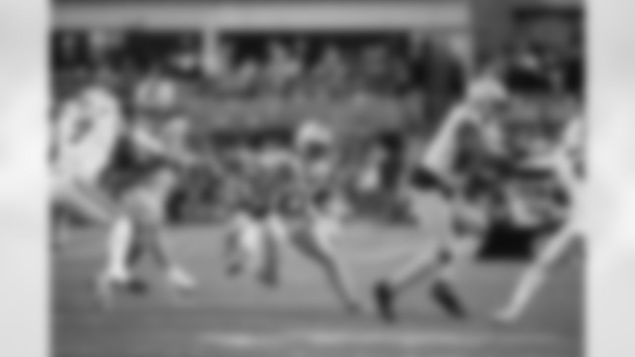 Pittsburgh Steelers running back Kenneth Gainwell (14), Pittsburgh Steelers offensive tackle Troy Fautanu (76), and Pittsburgh Steelers wide receiver DK Metcalf (4) during a regular season game between the Pittsburgh Steelers and the Green Bay Packers, Sunday, Oct. 26, 2025 in Pittsburgh, PA. The Packers beat the Steelers 35-25. (Karl Roser / Pittsburgh Steelers)