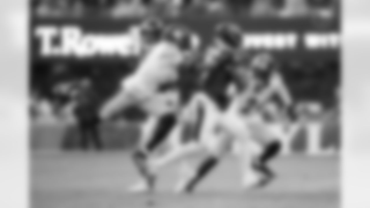 Pittsburgh Steelers cornerback Jalen Ramsey (5) and Pittsburgh Steelers cornerback Joey Porter Jr. (24) during a regular season game between the Pittsburgh Steelers and the Baltimore Ravens, Sunday, Dec. 7, 2025 in Baltimore, MD. The Steelers defeated the Ravens 27-22. (Karl Roser / Pittsburgh Steelers)