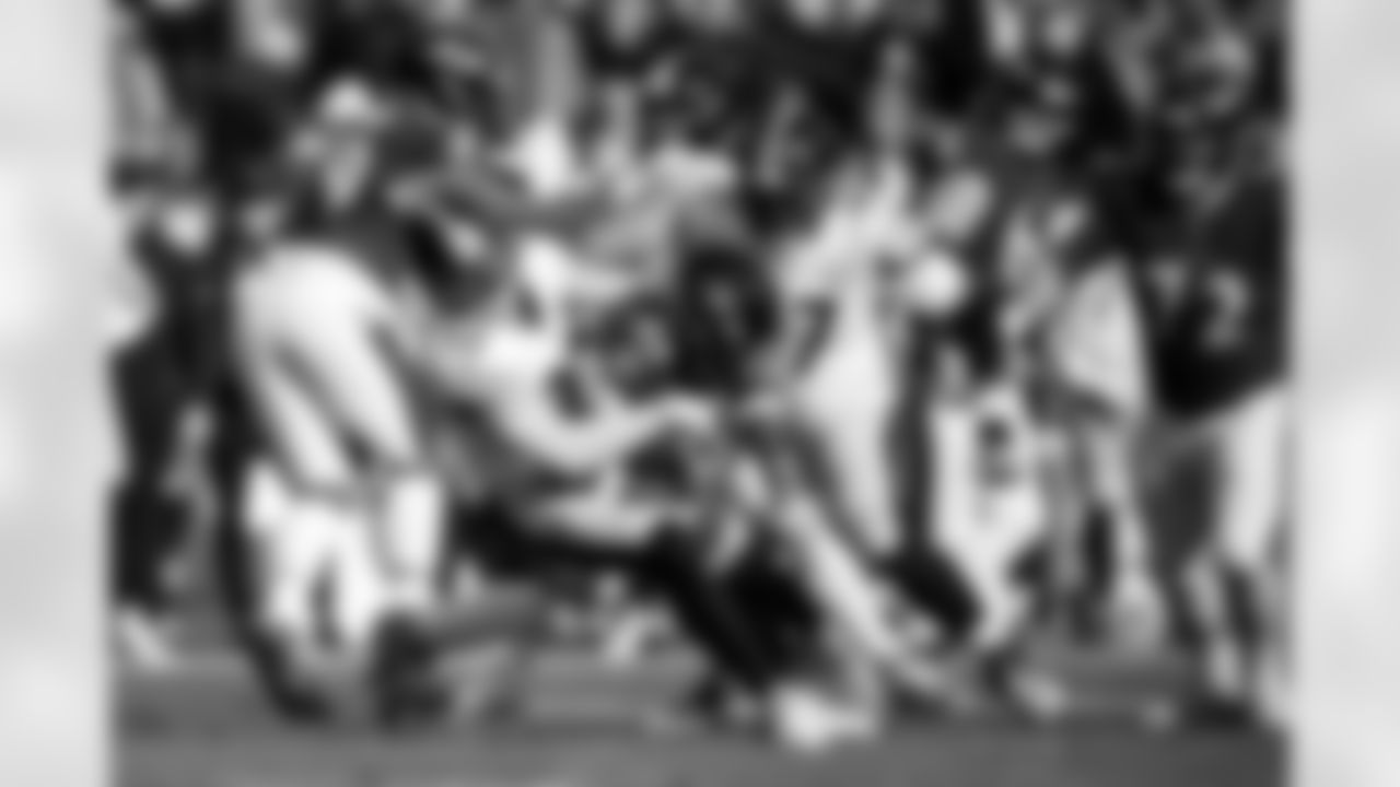 Pittsburgh Steelers linebacker T.J. Watt (90) during a regular season game between the Pittsburgh Steelers and the Baltimore Ravens, Sunday, Dec. 7, 2025 in Baltimore, MD. The Steelers defeated the Ravens 27-22. (Karl Roser / Pittsburgh Steelers)