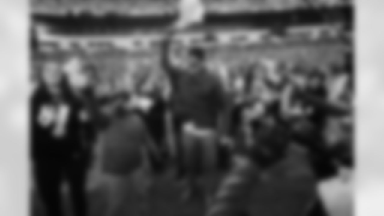 Ike Taylor led the Terrible Towel Twirl for the Steelers game against the Baltimore Ravens in 2016