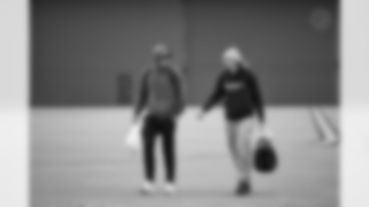 Pittsburgh Steelers quarterback Will Howard (18) and Pittsburgh Steelers wide receiver Ben Skowronek (15) travel to Baltimore on Saturday, Dec. 6, 2025 for the Week 14 regular season matchup against the Baltimore Ravens. (Alysa Rubin / Pittsburgh Steelers)