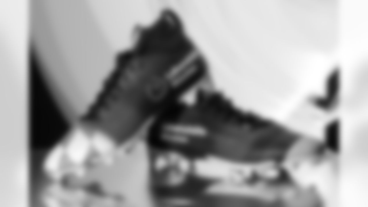 Pittsburgh Steelers linebacker Julius Welschof (45) will showcase his custom cleats supporting Lebenshilfe München during Week 13. (Alysa Rubin / Pittsburgh Steelers)