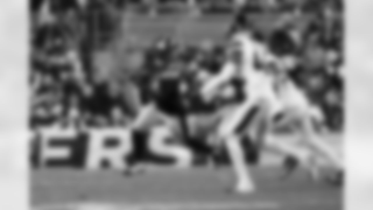 Pittsburgh Steelers running back Kenneth Gainwell (14) during a postseason Wild Card game between the Pittsburgh Steelers and the Houston Texans, Monday, Jan. 12, 2026 in Pittsburgh, PA. (Jared Wickerham / Pittsburgh Steelers)