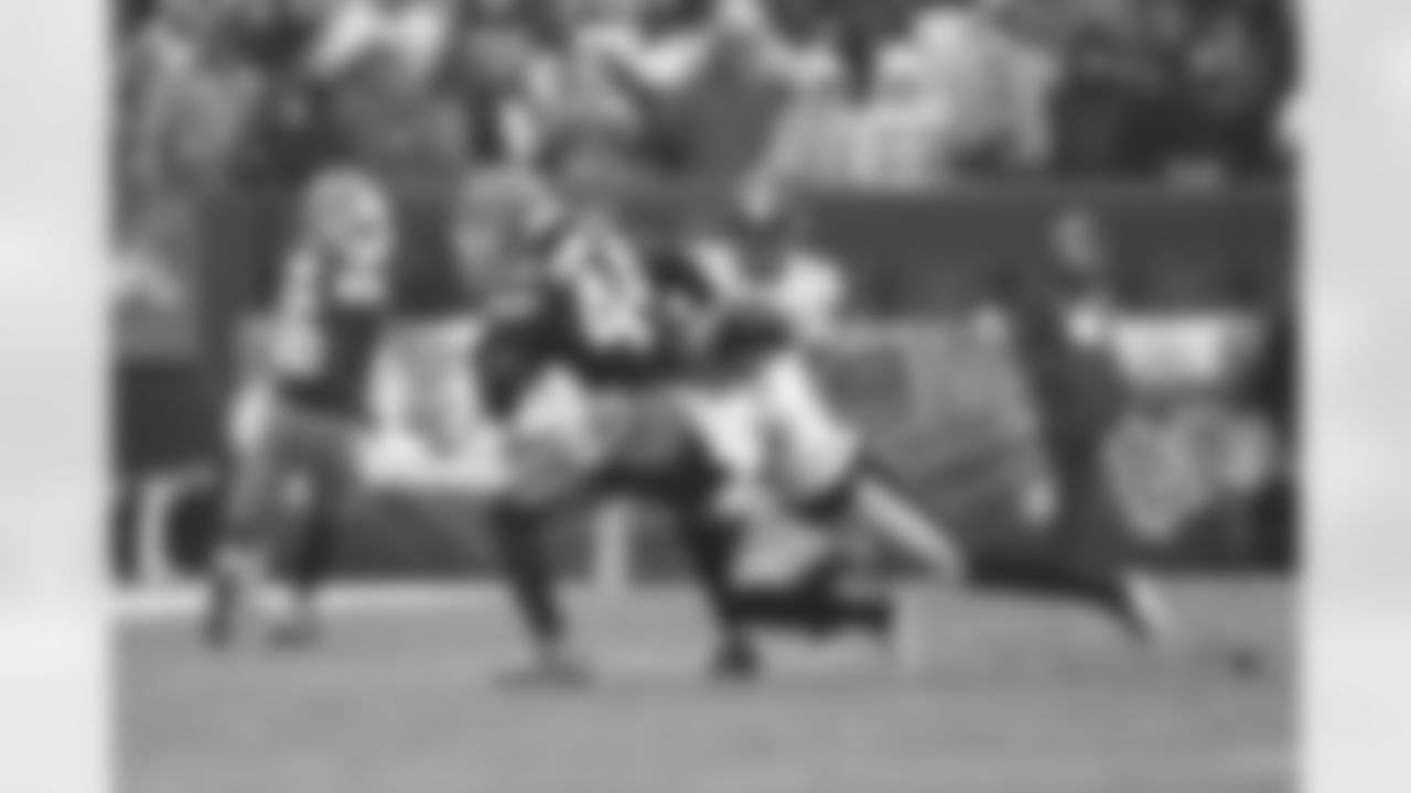 Pittsburgh Steelers defensive back Chuck Clark (21) during a regular season game between the Pittsburgh Steelers and the Cleveland Browns, Sunday, Dec. 28, 2025 in Cleveland, OH. (Karl Roser / Pittsburgh Steelers)