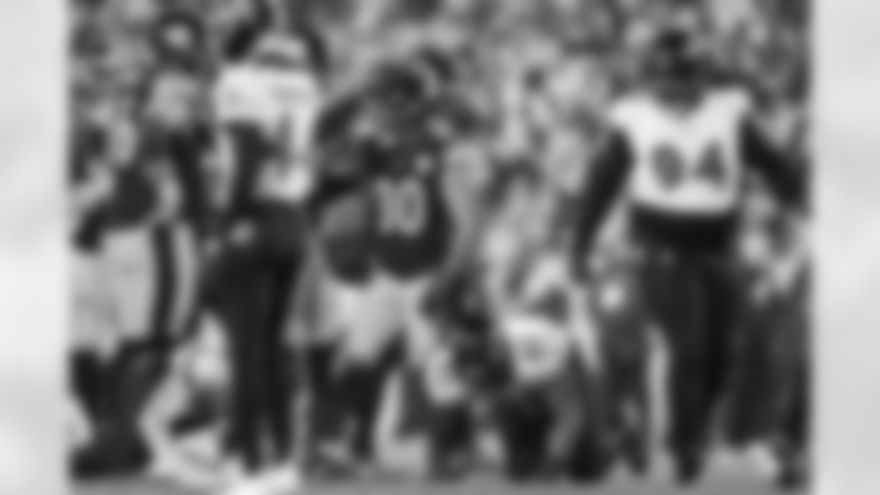 Pittsburgh Steelers running back Jaylen Warren (30) during a regular season game between the Pittsburgh Steelers and the Baltimore Ravens, Sunday, Jan. 4, 2026 in Pittsburgh, PA.  (Alysa Rubin / Pittsburgh Steelers)