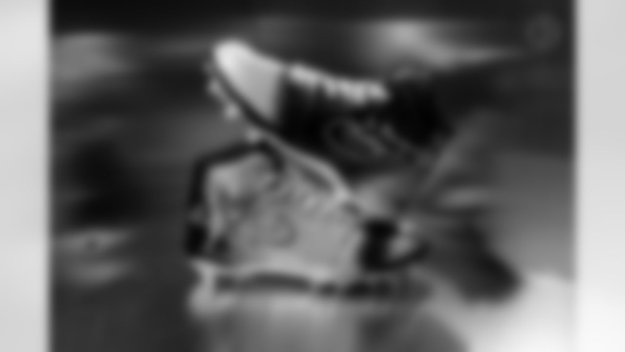 Pittsburgh Steelers kicker Chris Boswell (9) will showcase his custom cleats supporting sMiles for Katie during Week 13. (Alysa Rubin / Pittsburgh Steelers)