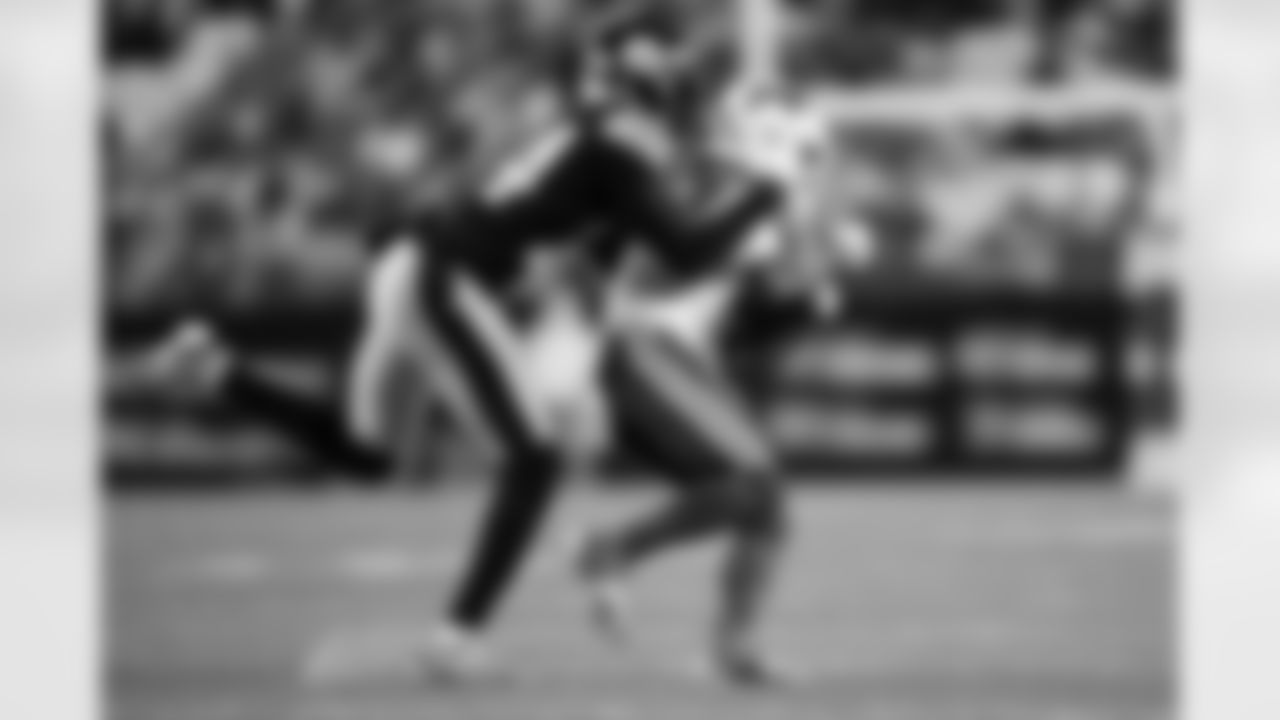 Pittsburgh Steelers cornerback Joey Porter Jr. (24) during a regular season game between the Pittsburgh Steelers and the Buffalo Bills, Sunday, Nov. 30, 2025 in Pittsburgh, PA.  (Alysa Rubin / Pittsburgh Steelers)