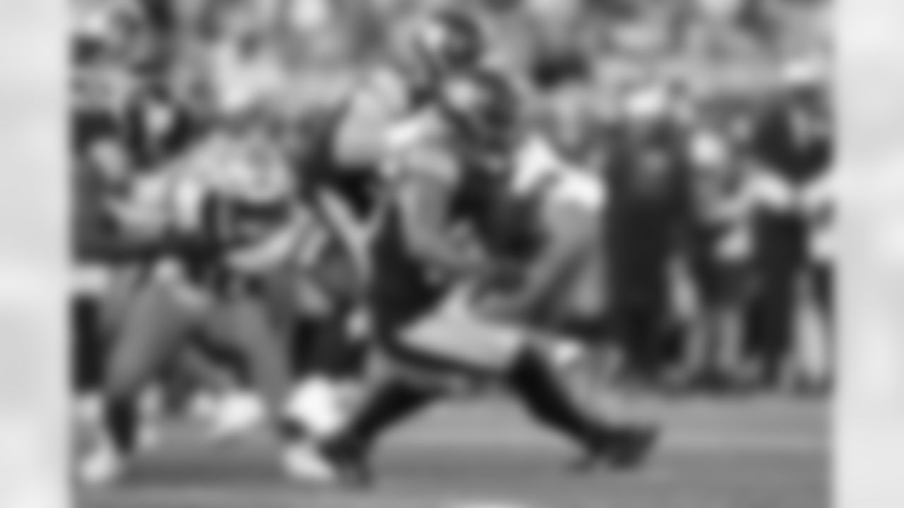 Pittsburgh Steelers running back Jaylen Warren (30) during a preseason game between the Pittsburgh Steelers and the Carolina Panthers, on Thursday August 21, 2025 in Charlotte, NC. (Karl Roser / Pittsburgh Steelers)