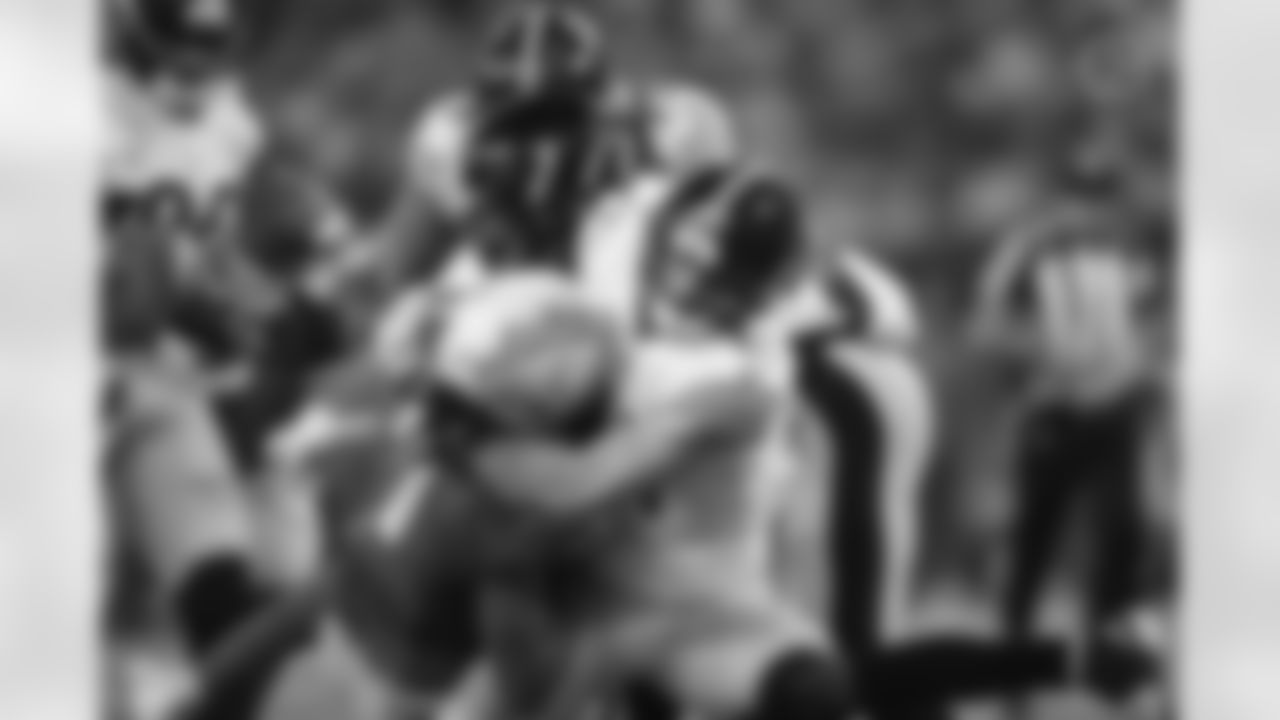 Pittsburgh Steelers linebacker Payton Wilson (41) Pittsburgh Steelers defensive tackle Derrick Harmon (99) during a regular season game between the Pittsburgh Steelers and the Los Angeles Chargers, Sunday, Nov. 9, 2025 in Inglewood, CA. (Alysa Rubin / Pittsburgh Steelers)