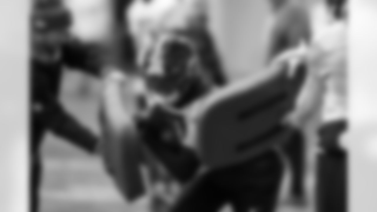 Pittsburgh Steelers wide receiver Adam Thielen (16) during practice at the UPMC Rooney Sports Complex preparing for a Week 15 matchup against the Miami Dolphins, Friday, Dec. 12, 2025 in Pittsburgh, PA. (Karl Roser / Pittsburgh Steelers)