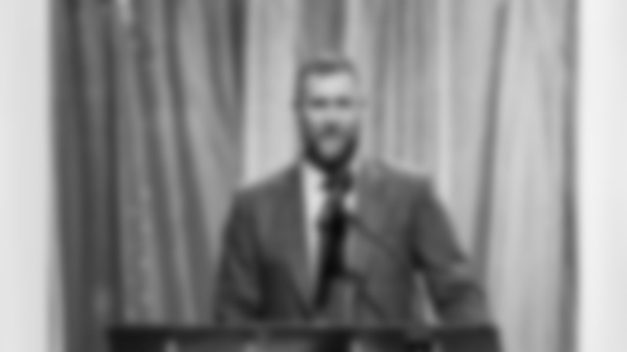 The Pittsburgh Steelers celebrate the 2025 Hall of Honor Class during the Hall of Honor Dinner Ceremony presented by U.S. Steel on Sunday, Dec. 14, 2025 in Pittsburgh, PA. (Alysa Rubin / Pittsburgh Steelers)