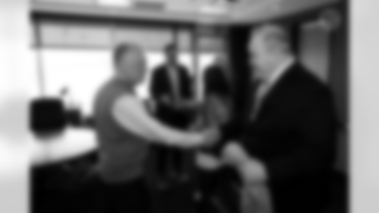 Pittsburgh Steelers head coach Mike McCarthy arrives at the UPMC Rooney Sports Complex, Tuesday, Jan. 27, 2026 in Pittsburgh, PA. (Karl Roser / Pittsburgh Steelers)