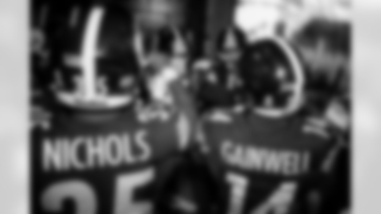 Pittsburgh Steelers running back Lew Nichols (35), running back Kenneth Gainwell (14), wide receiver Roman Wilson (10), wide receiver Ke'Shawn Williams (85), wide receiver Calvin Austin III (19), wide receiver Ben Skowronek (15) and special team coordinator Danny Smith prior to a regular season game between the Pittsburgh Steelers and the Indianapolis Colts, Sunday, Nov. 2, 2025 in Pittsburgh, PA. The Steelers defeated the Colts 27-20. (Alysa Rubin / Pittsburgh Steelers)