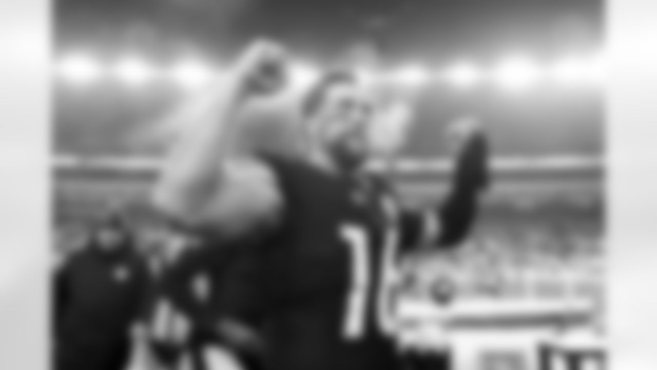 Pittsburgh Steelers wide receiver Adam Thielen (16) during a regular season game between the Pittsburgh Steelers and the Baltimore Ravens, Sunday, Jan. 4, 2026 in Pittsburgh, PA. (Alysa Rubin / Pittsburgh Steelers)