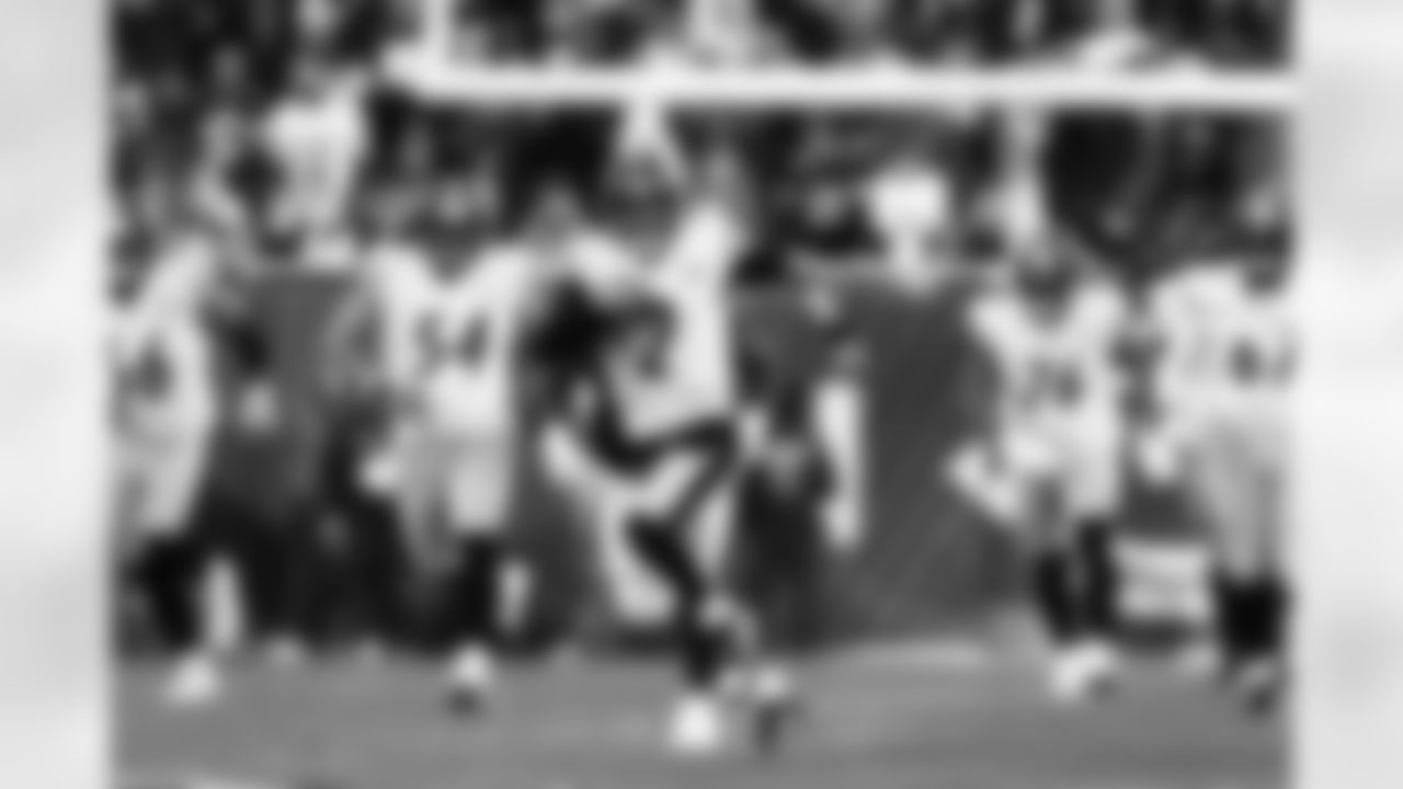 Pittsburgh Steelers quarterback Mason Rudolph (2) during a regular season game between the Pittsburgh Steelers and the Chicago Bears, Sunday, Nov. 23, 2025 in Chicago, IL. (Nick Smith / Pittsburgh Steelers)