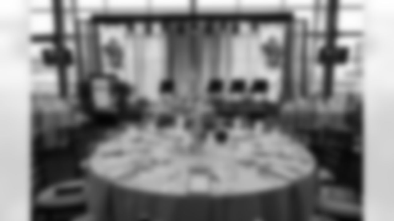 The Pittsburgh Steelers celebrated the 20th anniversary of Super Bowl XL during the Alumni Weekend Dinner at Acrisure Stadium benefitting the UPMC Sports Medicine Concussion Program, Saturday, Nov. 1, 2025 in Pittsburgh, PA. (Alysa Rubin / Pittsburgh Steelers)